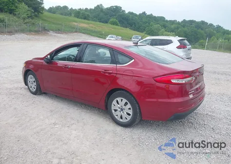 2019 Ford Fusion S z USA, uszkodzony, nr VIN 3FA6P0G77KR215022